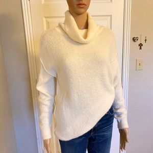 NWOT Nordstrom Caslon Sweater